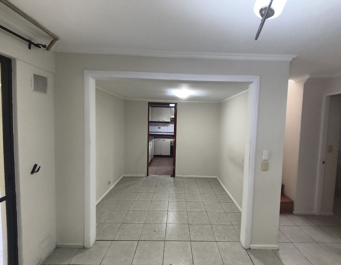 Imagen de SE VENDE CASA DE 2 PISOS DE 4D-3B-E-. CERRILLOS