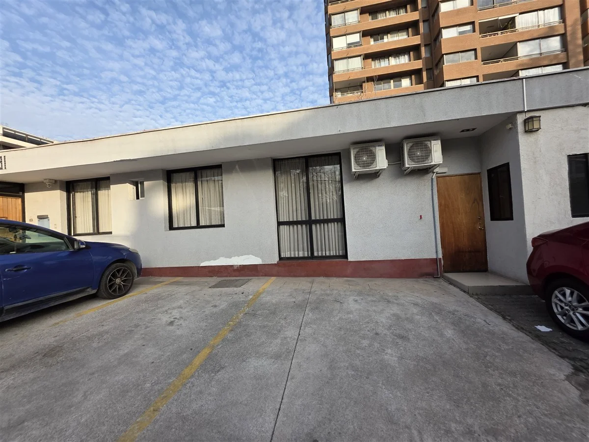Imagen de Vendo Casa 346metros 11Dorm.10B 8Estc Uso Comerci Las Condes