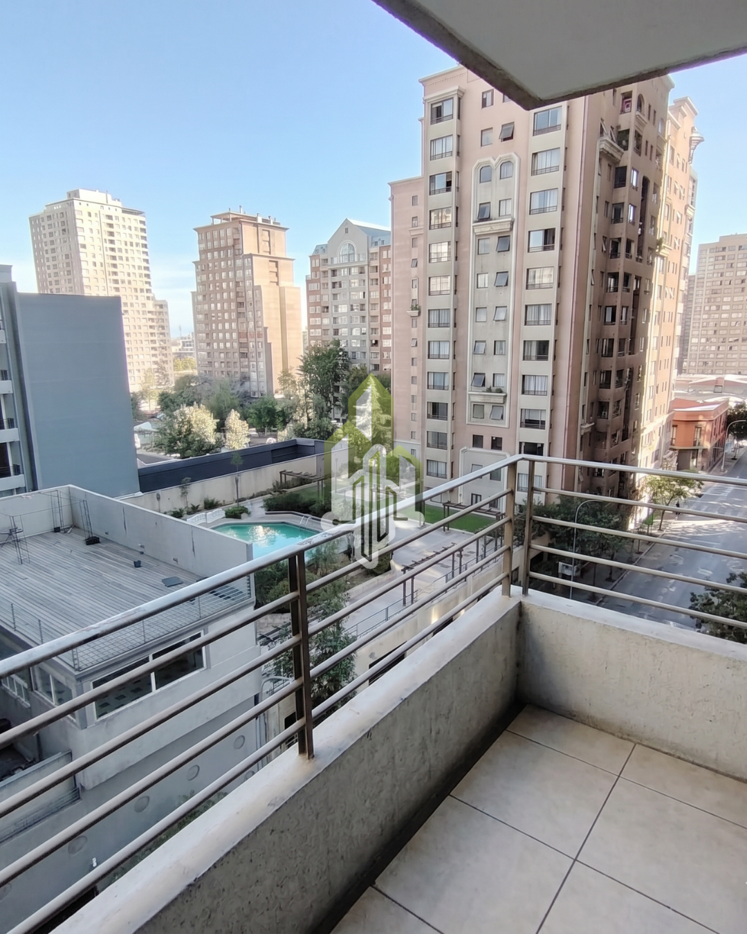 Imagen de VENTA DE DEPARTAMENTO DE 3D-2B. ESTACIONAMIENTO, CERCANO A LÍNEAS DE METRO. SANTIAGO.